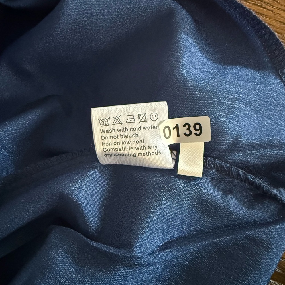 Belongsci NWT Women’s Blue V Neck Bell Sleeve Mini Shift Dress Size S - Picture 14 of 14